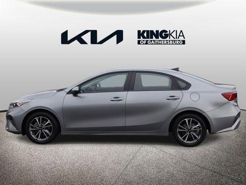 Used 2022 Kia Forte LXS w/ LXS Technology Package image 6