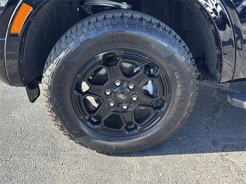 Used 2025 Ford Ranger Lariat w/ FX4 Off-Road Package image 9