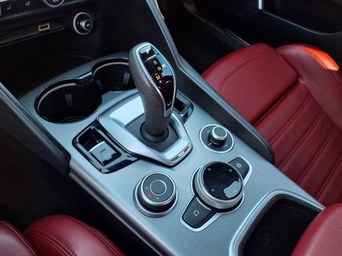 Used 2023 Alfa Romeo Giulia Veloce image 25