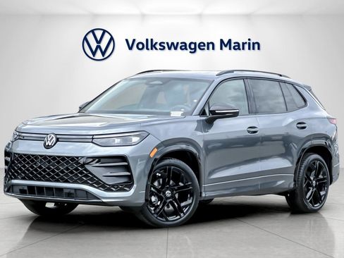 New 2026 Volkswagen Tiguan SE R-Line image 1