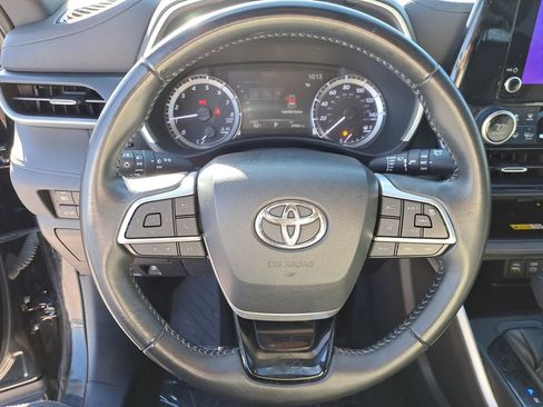 Used 2023 Toyota Highlander XSE image 21