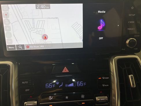 Certified 2023 Kia Sorento SX AWD/4WD image 3