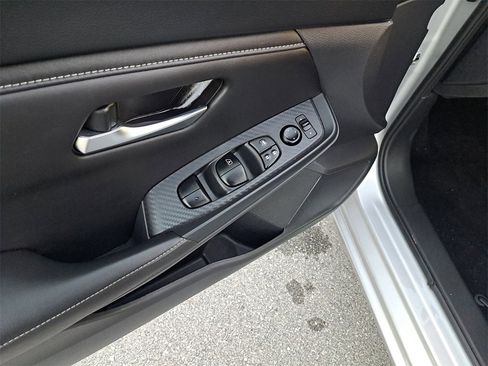 Certified 2023 Nissan Sentra S image 14