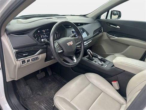 Used 2023 Cadillac XT4 Premium Luxury w/ Technology Package image 10