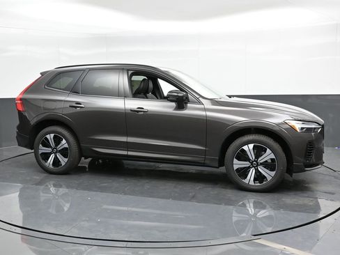 New 2025 Volvo XC60 T8 Core w/ Protection Package Premier image 4