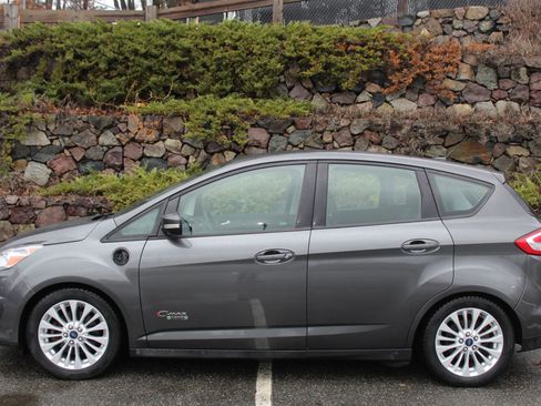Used 2017 Ford C-MAX Energi SE w/ Cold Weather Package FWD image 6