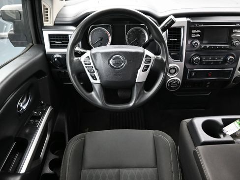 Used 2017 Nissan Titan SV AWD/4WD image 24