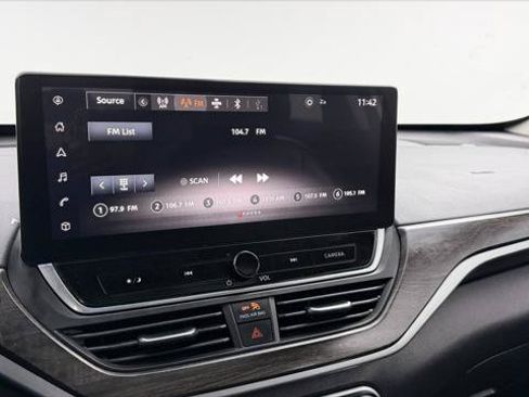 Used 2023 Nissan Altima 2.5 SL FWD image 29