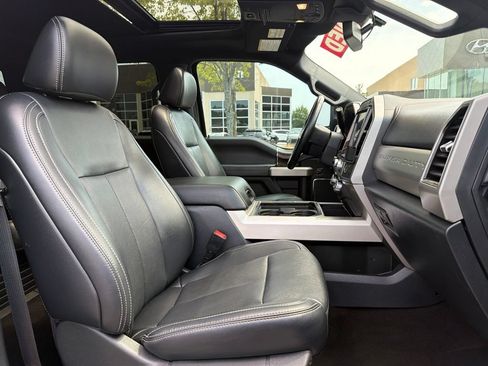Used 2022 Ford F250 Lariat w/ Black Appearance Package AWD/4WD image 33