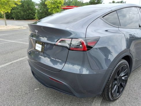 Used 2023 Tesla Model Y Long Range AWD/4WD image 14