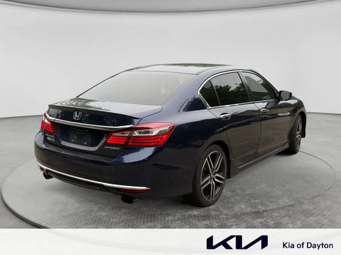Used 2017 Honda Accord Sport image 5