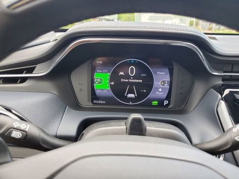 Used 2023 Chevrolet Bolt EUV Premier w/ Super Cruise Package FWD image 26
