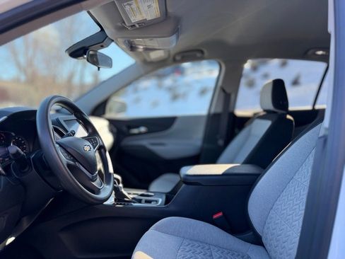 Used 2022 Chevrolet Equinox LS w/ LS Convenience Package image 12