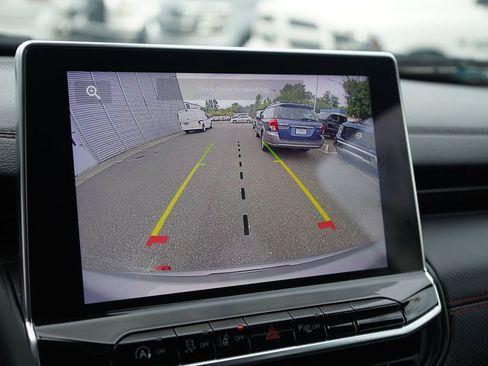 Used 2023 Jeep Compass Trailhawk image 16