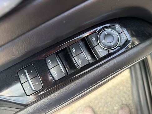 Used 2023 Cadillac Escalade ESV Sport AWD/4WD image 15