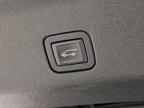 Used 2024 GMC Yukon AT4 w/ Technology Package AWD/4WD image 35