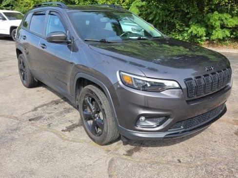 Used 2020 Jeep Cherokee Latitude Plus AWD/4WD image 3