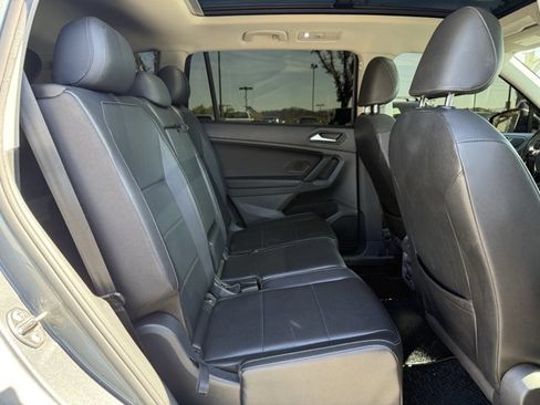 Used 2019 Volkswagen Tiguan SEL image 18