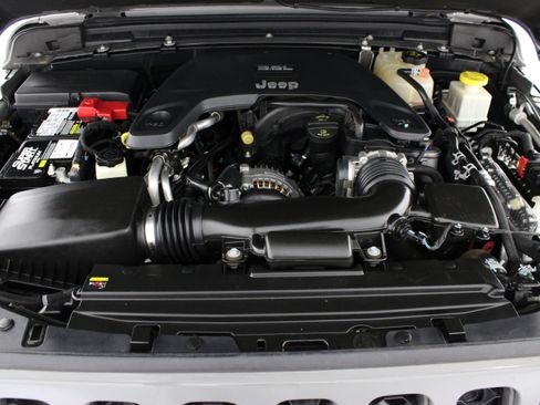 Used 2021 Jeep Gladiator Rubicon AWD/4WD image 39