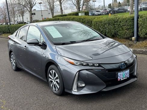Used 2020 Toyota Prius Prime Limited image 2
