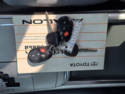 Used 2006 Toyota Avalon XL FWD image 24