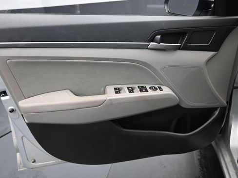 Used 2018 Hyundai Elantra SEL image 27