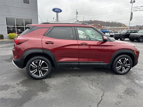 Used 2023 Chevrolet TrailBlazer LT image 3