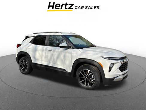 Used 2025 Chevrolet TrailBlazer LT FWD image 1