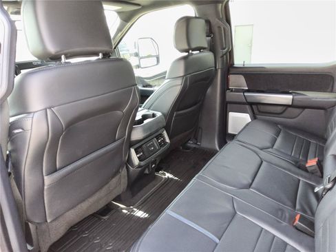 Certified 2025 Ford F250 Platinum AWD/4WD image 27