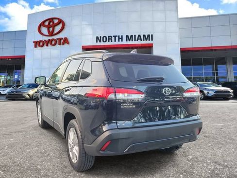 Used 2023 Toyota Corolla Cross LE FWD image 3