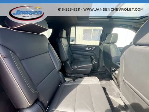 Used 2021 GMC Yukon XL SLT w/ SLT Premium Package image 27