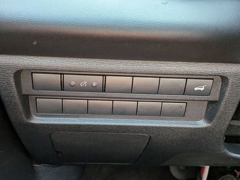 Used 2024 Mitsubishi Outlander SEL FWD image 17