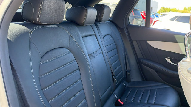 Used 2019 Mercedes-Benz GLC 300 4MATIC image 17
