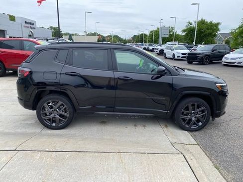 Used 2024 Jeep Compass Limited w/ High Altitude Package AWD/4WD image 2