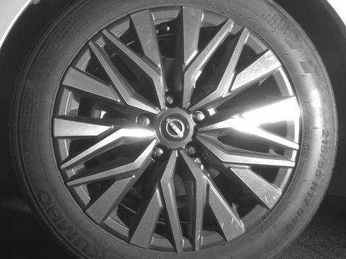 Used 2025 Nissan Altima 2.5 SV FWD image 12