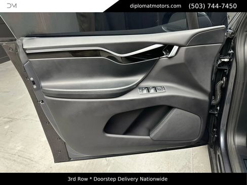 Used 2018 Tesla Model X 75D image 23