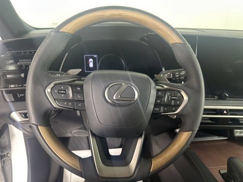 Used 2023 Lexus RX 350 Premium w/ Accessory Package AWD/4WD image 14