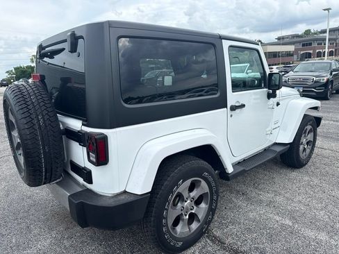 Used 2017 Jeep Wrangler Sahara w/ Connectivity Group AWD/4WD image 7