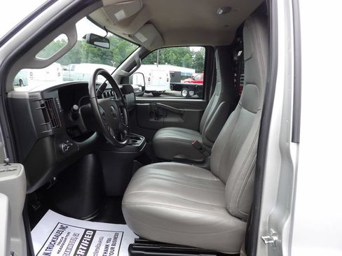 Used 2023 GMC Savana 2500 w/ Driver Convenience Package RWD image 17