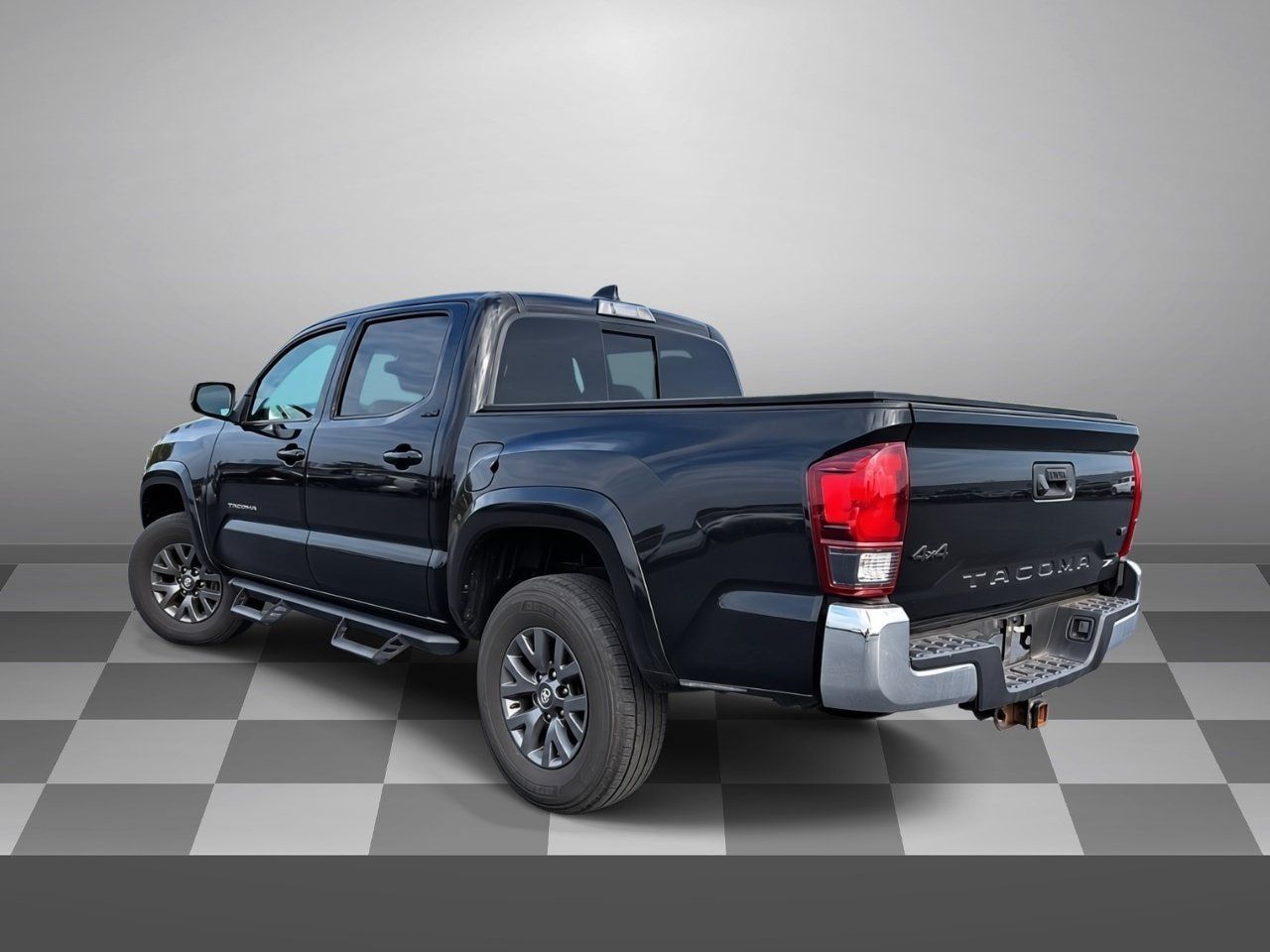 Used 2023 Toyota Tacoma SR5 AWD/4WD image 3