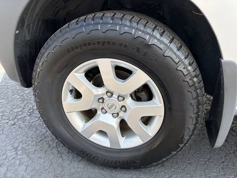Used 2010 Nissan Xterra SE AWD/4WD image 26