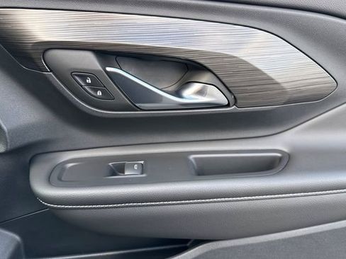 Used 2023 GMC Terrain SLT w/ Elevation Edition FWD image 21