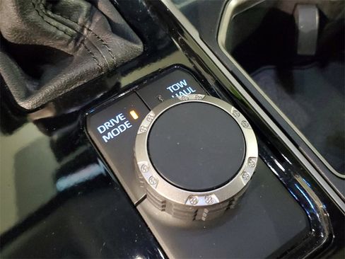 Used 2022 Toyota Tundra Limited image 30