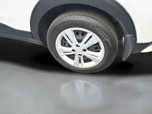 Used 2025 Nissan Kicks Play S image 36