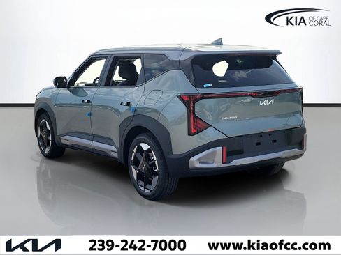 New 2027 Kia Seltos S FWD image 4