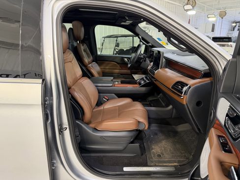 Used 2024 Lincoln Navigator L Reserve image 15