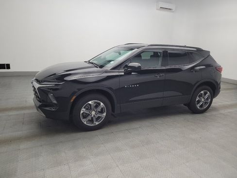 Used 2024 Chevrolet Blazer LT w/ Convenience Package FWD image 2