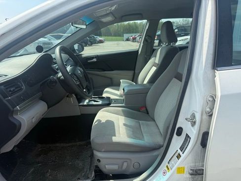 Used 2014 Toyota Camry LE FWD image 10