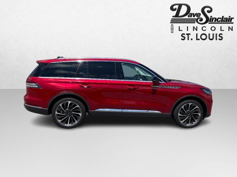 Used 2025 Lincoln Aviator Reserve w/ Equipment Group 201A AWD/4WD image 2