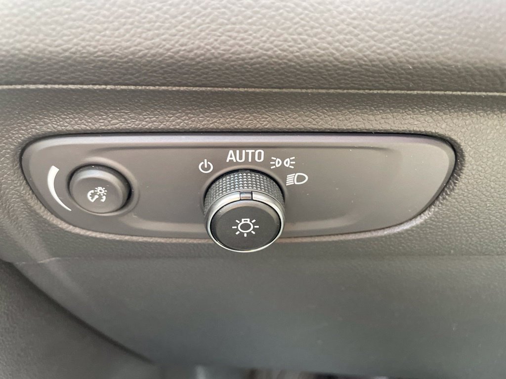 Used 2023 Buick Envision Preferred FWD image 18